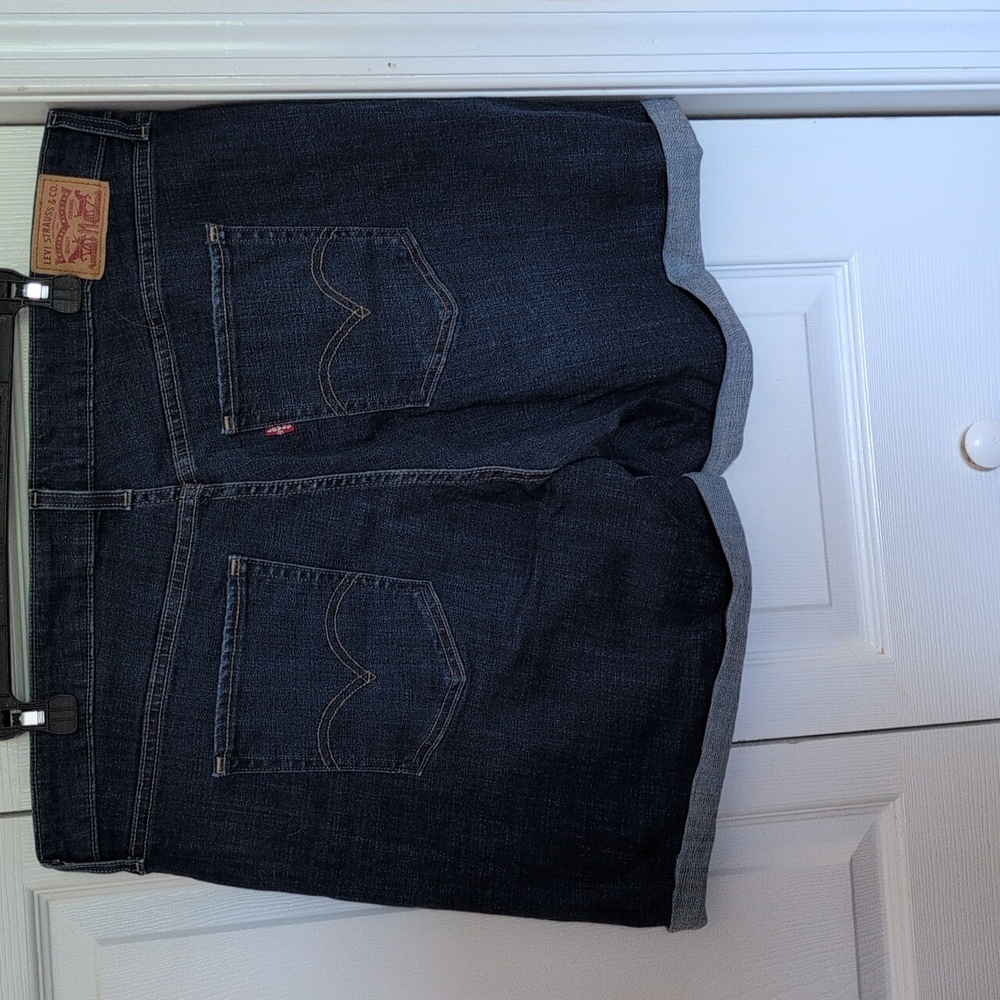 Levi Short - Picture 3 of 3